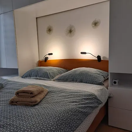 White Cube Apartment *