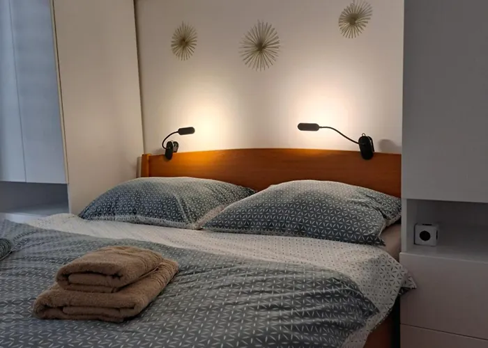 White Cube Apartment *